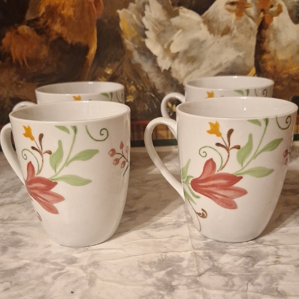 4 Oneida Italian Cypress Floral Dining Mugs Set
